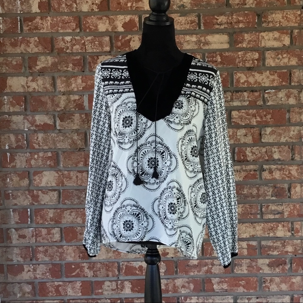 CROWN & Ivy Top